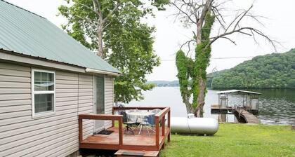 The Cabin at Prairie Hollow Camp: Lake Access, Boat Slip and More!