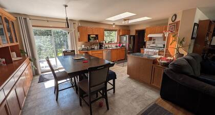 Experience Zen in a charming 3-bedroom farmhouse in Beautiful Thompson-Nicola.