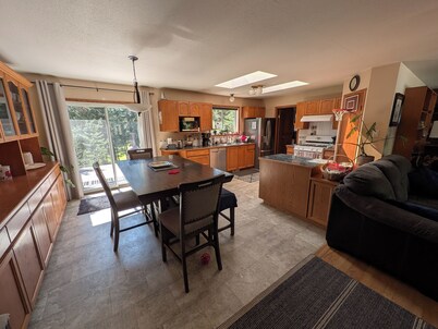 Experience Zen in a charming 3-bedroom farmhouse in Beautiful Thompson-Nicola.