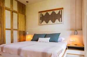 1 bedroom, in-room safe, desk, free WiFi