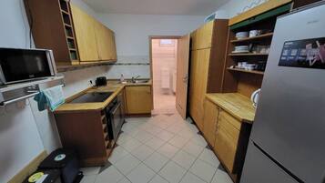 Microwave, stovetop, dishwasher