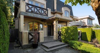 Ultra Lux Kirkland Bungalow