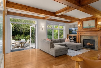 Ultra Lux Kirkland Bungalow
