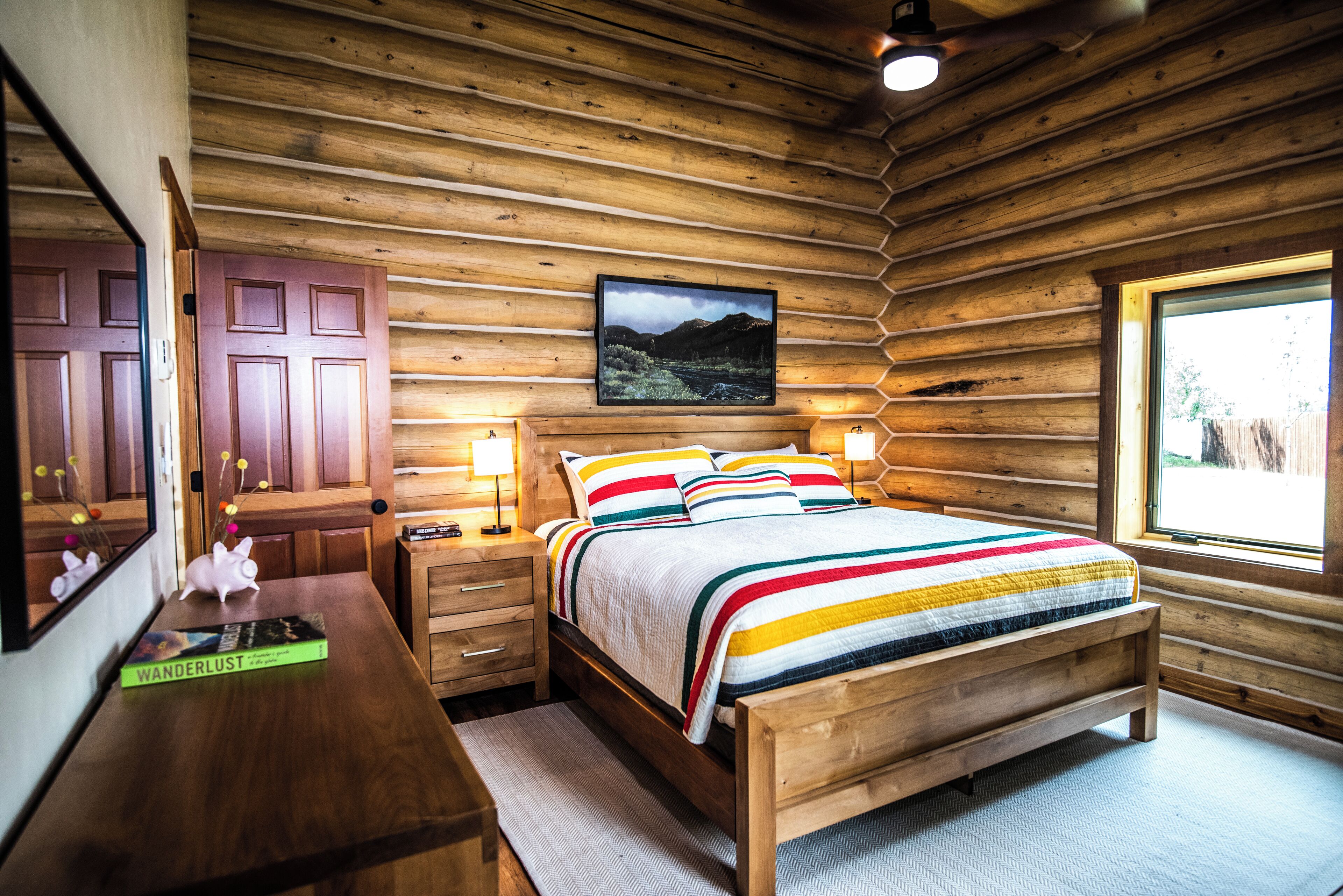 キャビン パティオ レイクビュー | 客室ごとに異なる装飾、客室ごとに異なるインテリア、ノートパソコン用作業スペース、アイロン / アイロン台