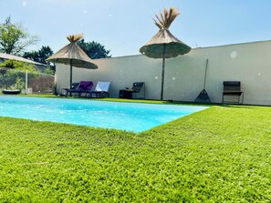 Pool - 5-bedroom villa with pool (Saint-Maurice-d'Ardèche)