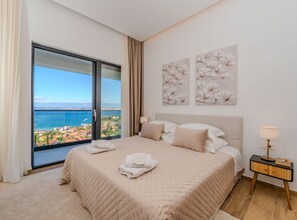 4 habitaciones, tabla de planchar con plancha, internet y ropa de cama 