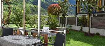 Pure relaxation in a lovingly furnished vacation apartment near Merano