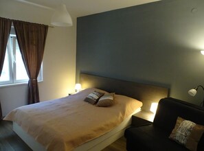 2 bedrooms, WiFi, bed sheets