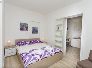 1 bedroom, internet, bed sheets