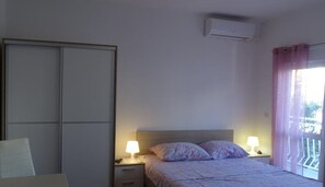 WiFi, bed sheets