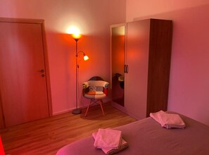 2 Schlafzimmer, Internetzugang, Bettwäsche