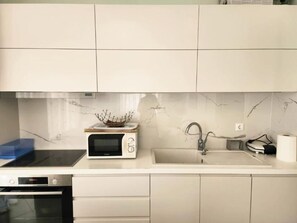 Leilighet, 2 soverom, røyk, balkong | Innvendig