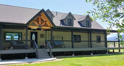 Cottonwood Comfort! New 3 Beds 1 Bath, AC, Loft Apartment