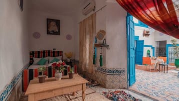 Double Room | Individually decorated, desk, free WiFi
