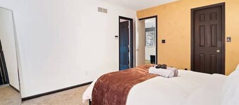 Fun 3 BR Home in Ohio City | Game Room | Sleeps 11