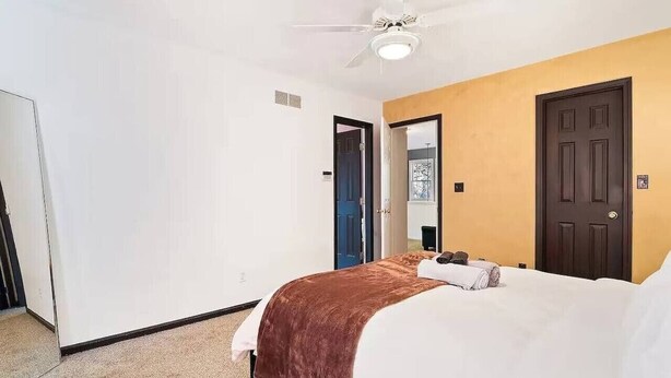 Unclassified image, 1 of 25, button - Fun 3 BR Home in Ohio City | Game Room | Sleeps 11 (Cleveland)