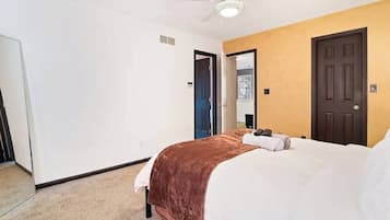 Desk, WiFi, bed sheets