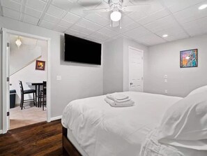 3 soverom, strykejern/-brett, wi-fi og sengetøy