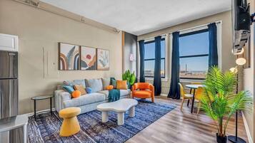 Fernseher, Kamin, Arbeitsbereiche