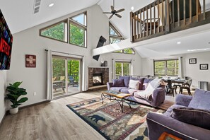 TV, fireplace - Hot Tub & Community Beach: Albrightsville Home! (ALBRIGHTSVLLE)