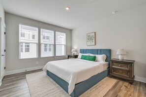3 habitaciones, tabla de planchar con plancha, wifi y ropa de cama 