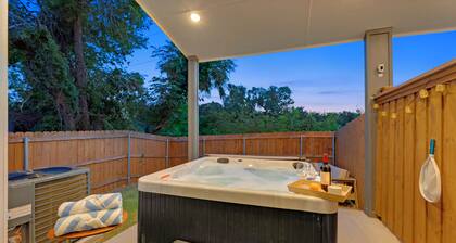 Luxury 6BR Duplex w/ 2 Hot Tubs, Game Rooms, Gym + Near Downtown Dallas