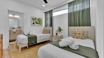 6 bedrooms, iron/ironing board, WiFi, bed sheets