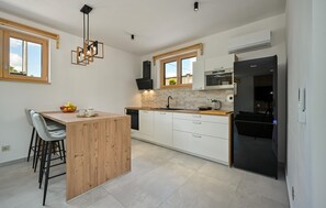 Fridge, oven, dishwasher