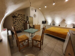 Iron/ironing board - STUDIO VOUTE ATYPIQUE (Murol)