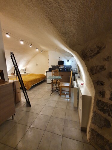 STUDIO VOUTE ATYPIQUE