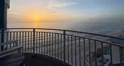 24th Floor OceanView Oasis