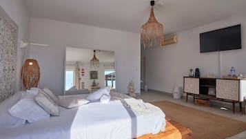 Deluxe-Doppelzimmer, Poolblick | Kostenloses WLAN