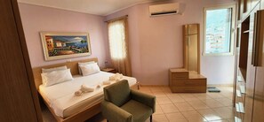 Apartment, 1 Bedroom, Smoking, Balcony