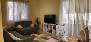 Apartment, 1 Schlafzimmer, Raucher, Balkon | Wohnzimmer