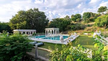 الإطلالة من المنشأة