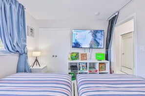 3 bedrooms, iron/ironing board, travel crib, free WiFi