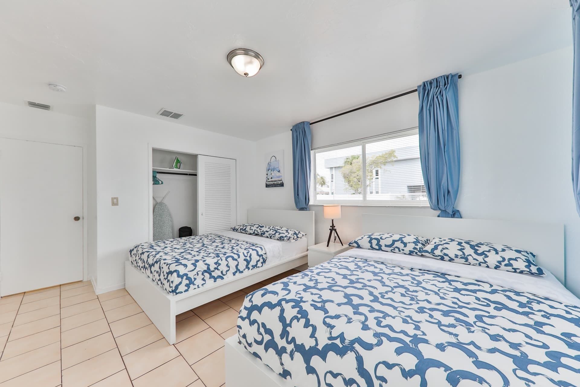 3 soverom, safe på rommet, skrivebord og strykejern/-brett