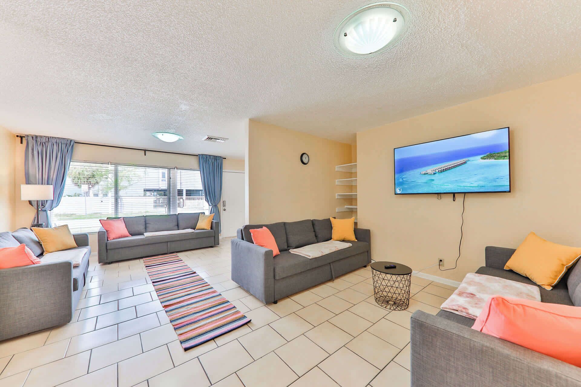 Smart-tv, bøger, kontorer