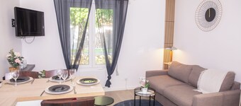 THE QUIET NEST IN THE COUNTRY OF FONTAINEBLEAU