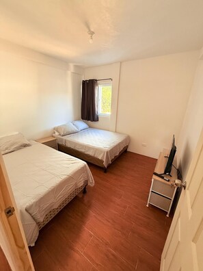 3 chambres, fer et planche à repasser, Wi-Fi, literie fournie