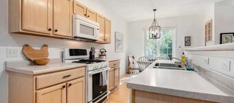 Weko Beach Retreat, Hot Tub, Fire Pit, Near Lake