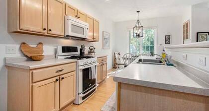 Weko Beach Retreat, Hot Tub, Fire Pit, Near Lake