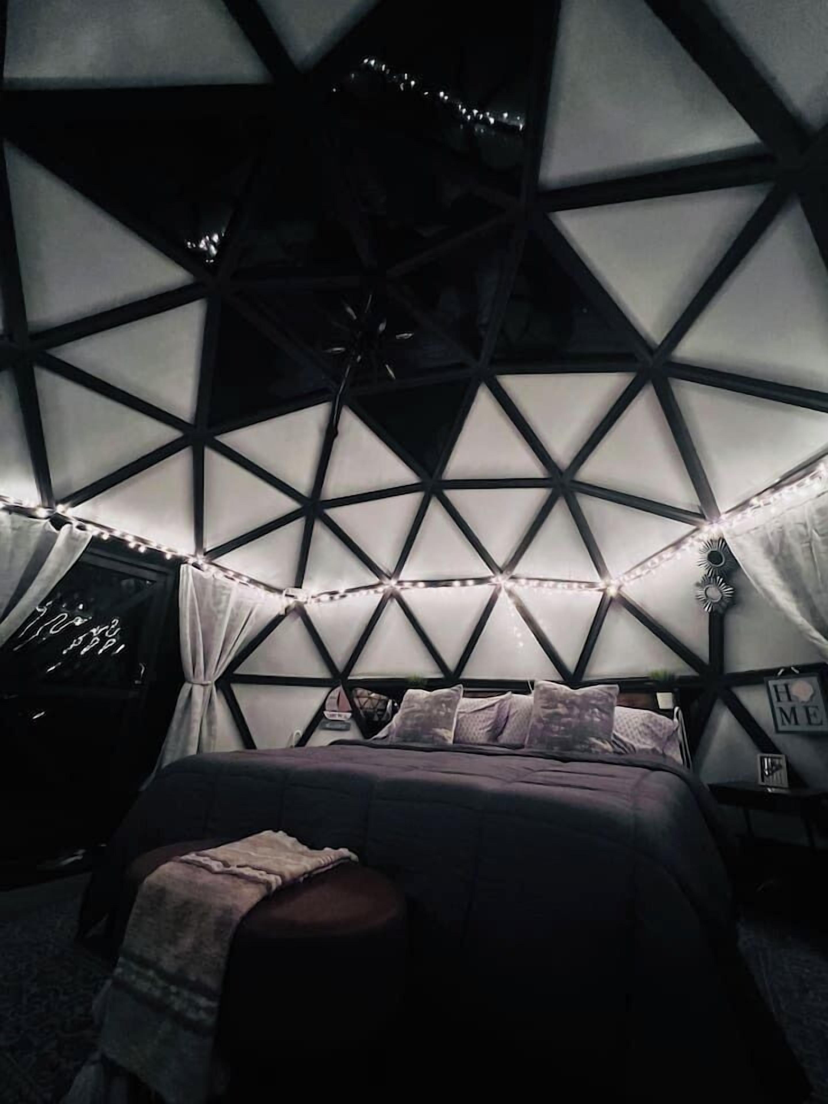 1 bedroom, desk, WiFi, bed sheets
