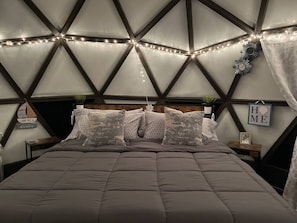 1 bedroom, desk, WiFi, bed sheets
