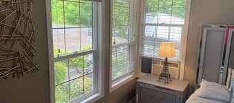 Spacious 3 bedroom unit near the lake