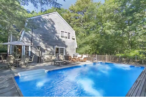 Chic Hamptons Getaway - Heated Pool, Hot Tub, Near Village & Beach