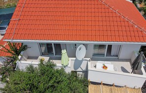 Outdoor dining - Amazing apartment in Jakisnica with WiFi (Jakisnica)