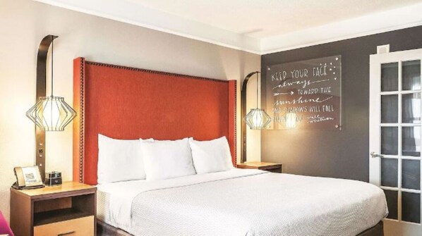 1 habitación, tabla de planchar con plancha, wifi gratis y ropa de cama 