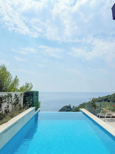 4-bedroom Villa in Budva w/ Private Pool & Sauna