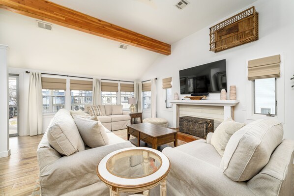 Living area - 4BR Beach Haven Retreat Perfect for families with TEENS! (Beach Haven)